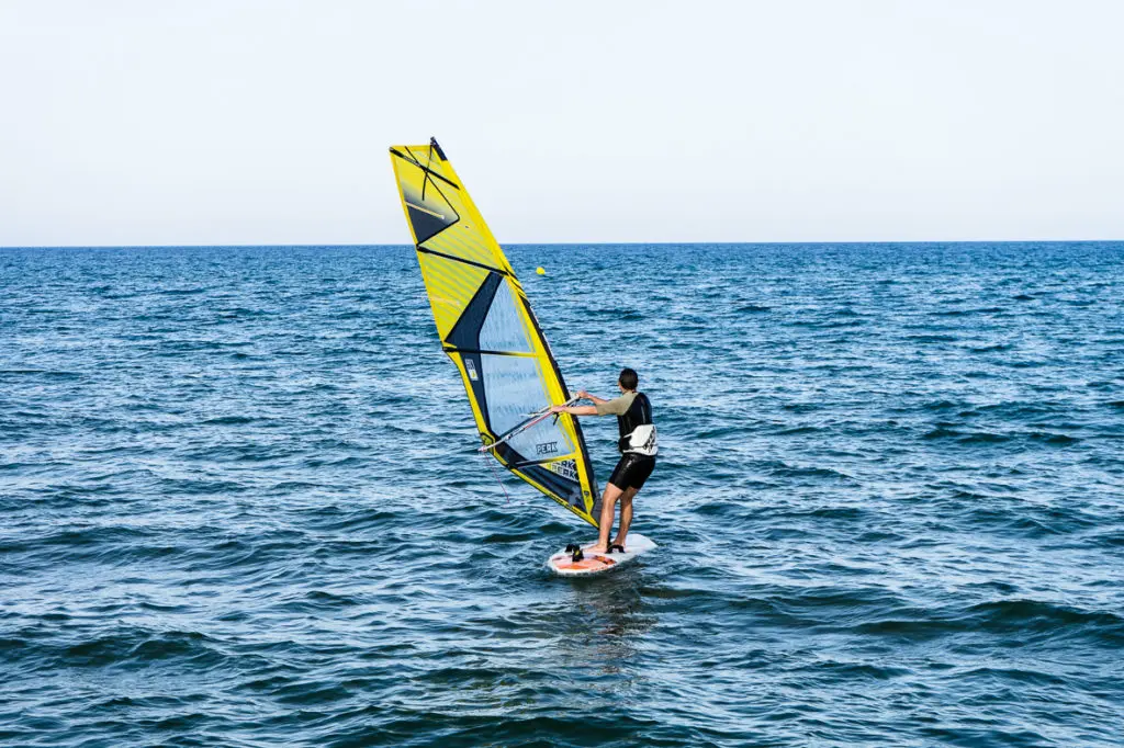 como se escribe windsurf en imprenta - Cómo se dice windsurf en español