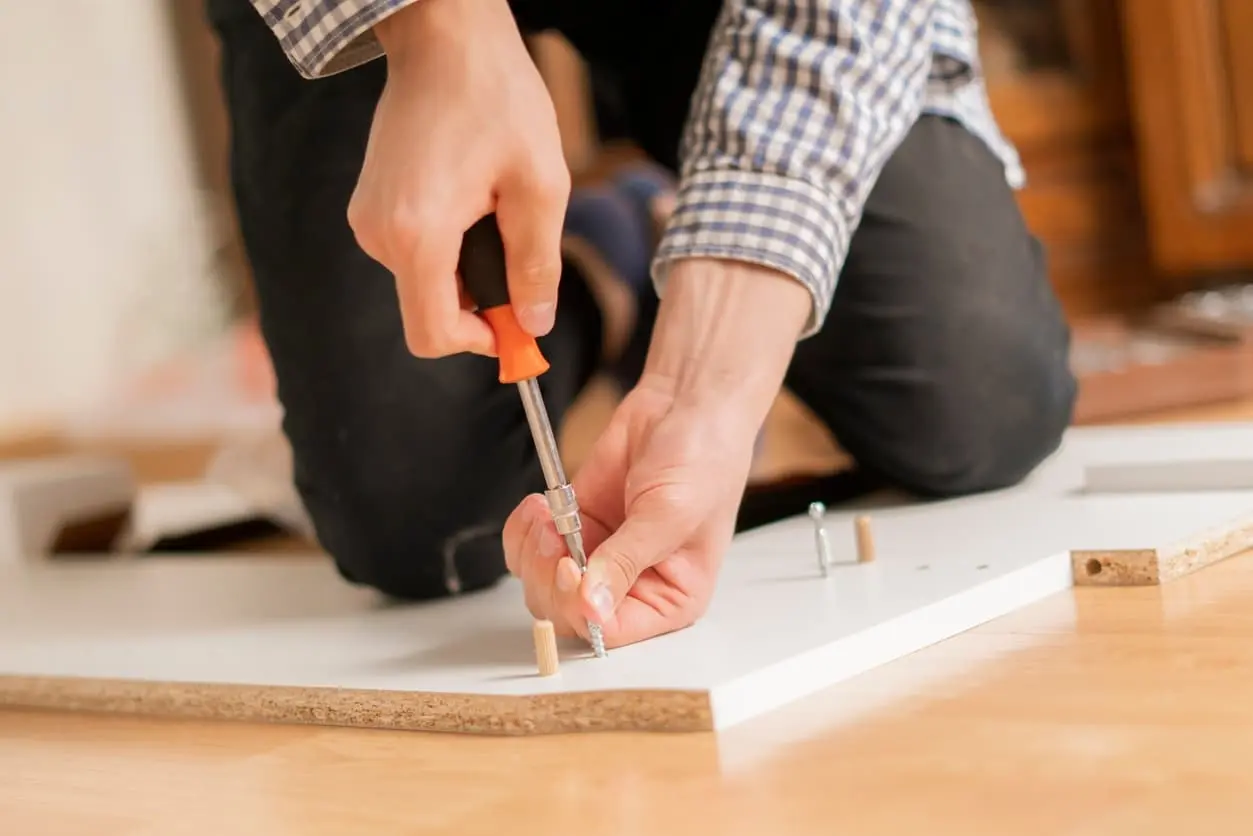 como atornillar un cubo de madera explicacion grafica a otro - Cómo se llama el proceso de unir dos piezas de madera