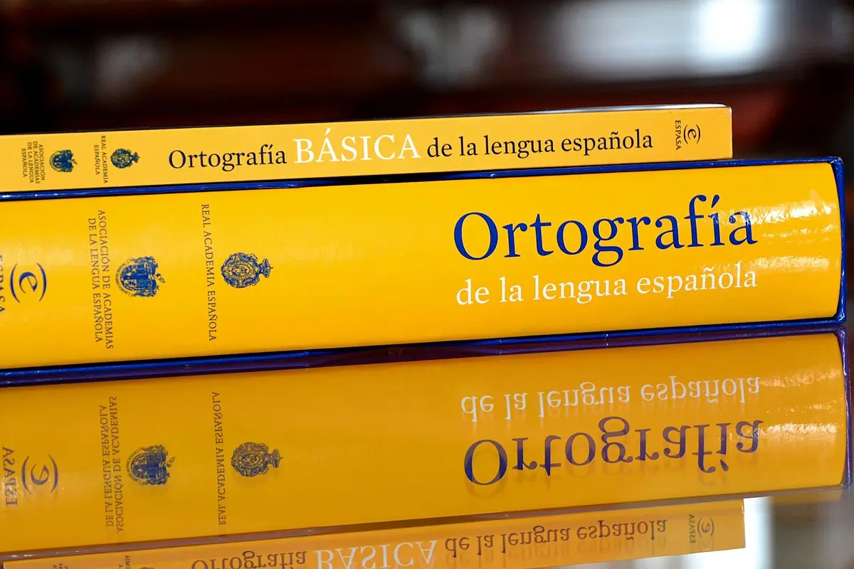 abecedari en imprenta en cuadrado - Cómo se llama la regla que tiene el abecedario