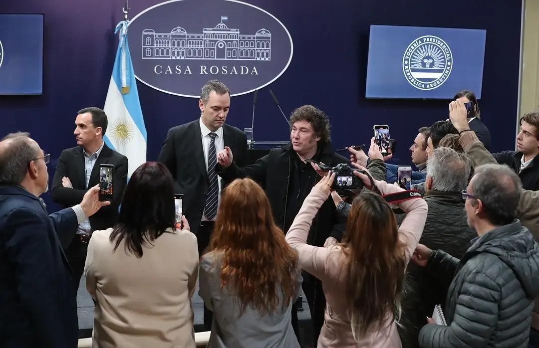 imagenes de la imprenta la geceta de buenos aires - Cómo se llamó el primer diario en Argentina