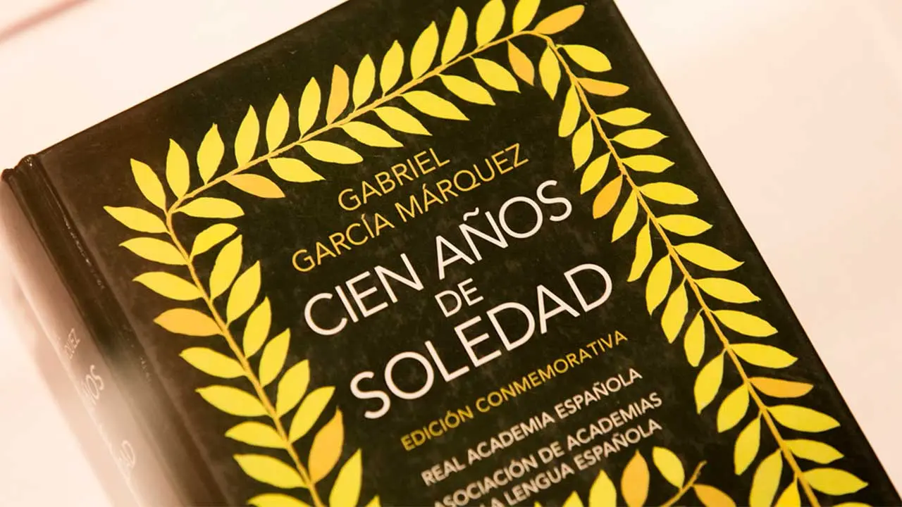 cien años de soledad novela grafica - Cuál es el argumento de la novela Cien años de soledad