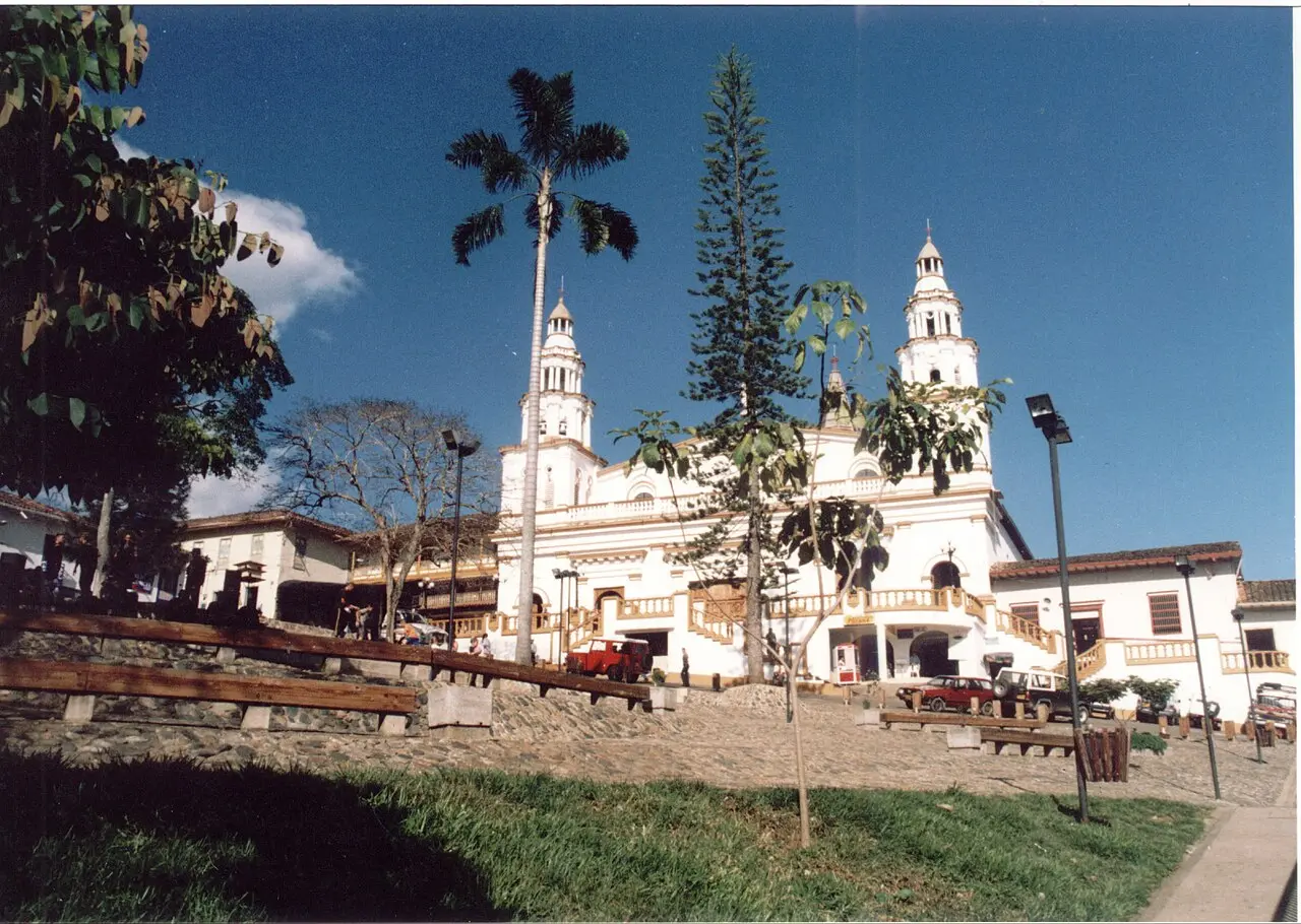 iglesia parque chiariza concordia imprenta cerca - Cuándo una iglesia se convierte en parroquia