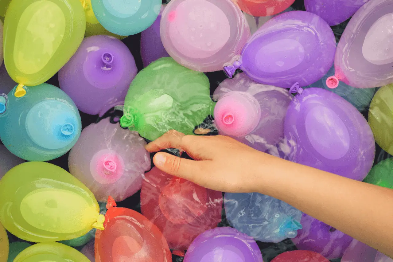 actividad con globos grafica - Qué juegos se pueden hacer con globos de agua